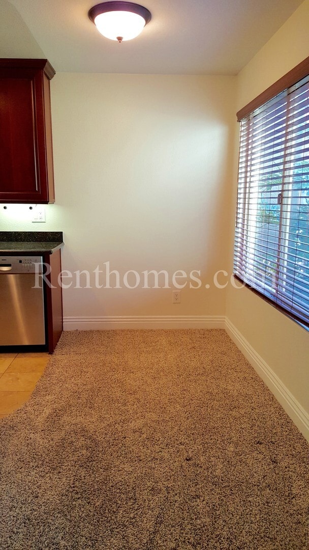 Building Photo - La Jolla, 8430 Via Mallorca #110 -Granite Counters, Community Pool and Spa, Near UCSD!