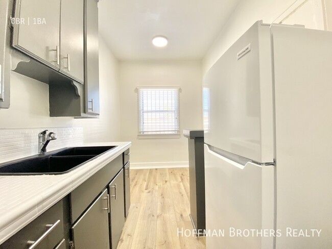 Building Photo - 456 S Catalina St