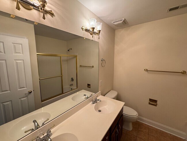 Building Photo - 7127 Weddington Brook Dr