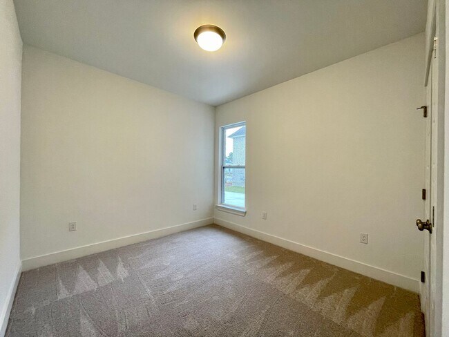 Building Photo - 25279 Burlington Dr