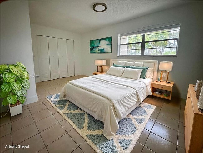 Building Photo - 15385 S Dixie Hwy