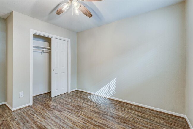 Building Photo - 513 Ridge St