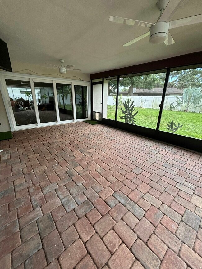 Building Photo - 4250 Marlowe Dr