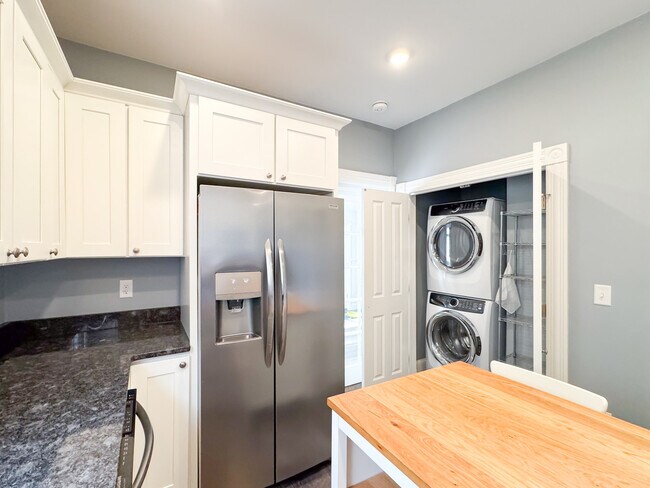 Kitchen with laundry closet - 12 Lincoln St