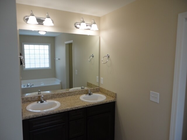 Building Photo - 425 Hardaway Pt