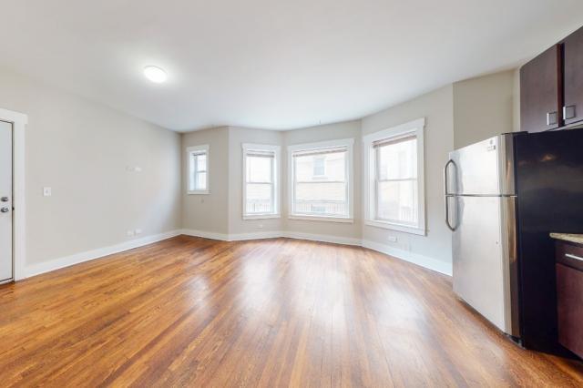 Building Photo - 1 bedroom in Chicago IL 60626