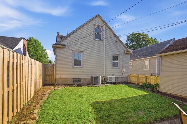 Building Photo - 1028 Colwick Dr