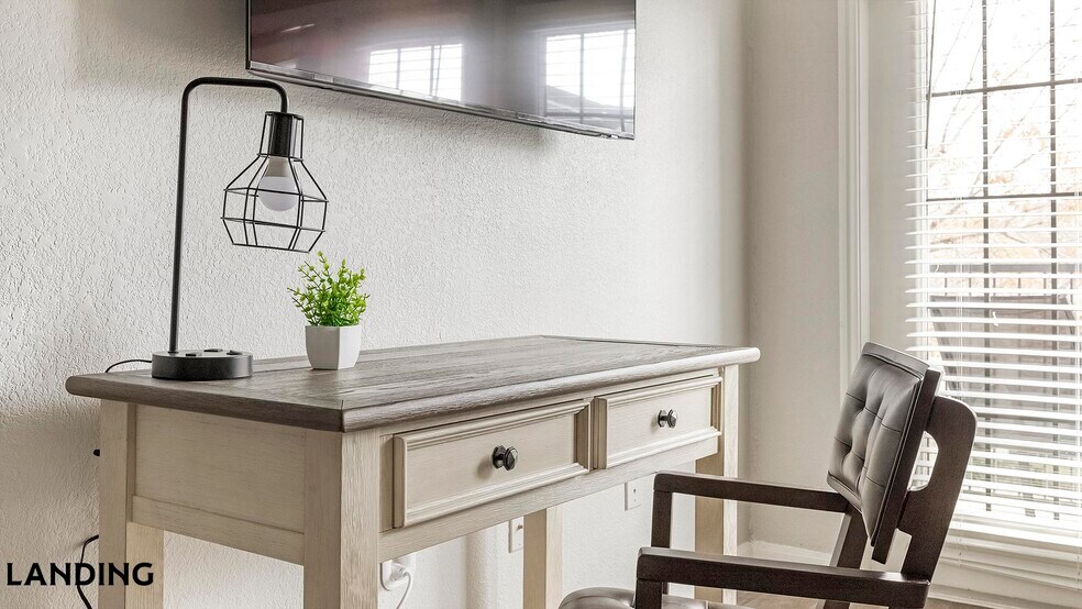 Building Photo - 9835 Fredericksburg Rd