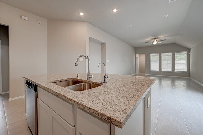 Building Photo - 32013 Towering Birch Trl