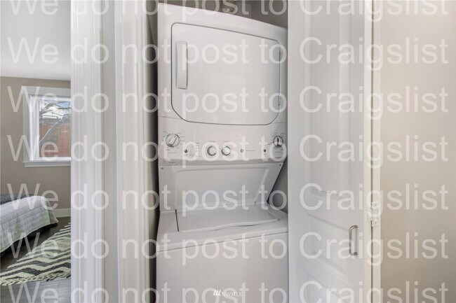 Building Photo - Queen Anne - 2 Bedroom - 2 Bathroom Condo ...