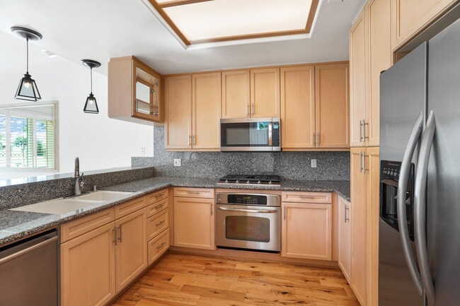 Building Photo - 6453 Zuma View Pl