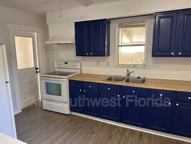 Building Photo - 1764 Laurel St