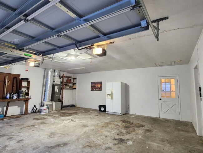 Building Photo - 3453 NW 1st Ct