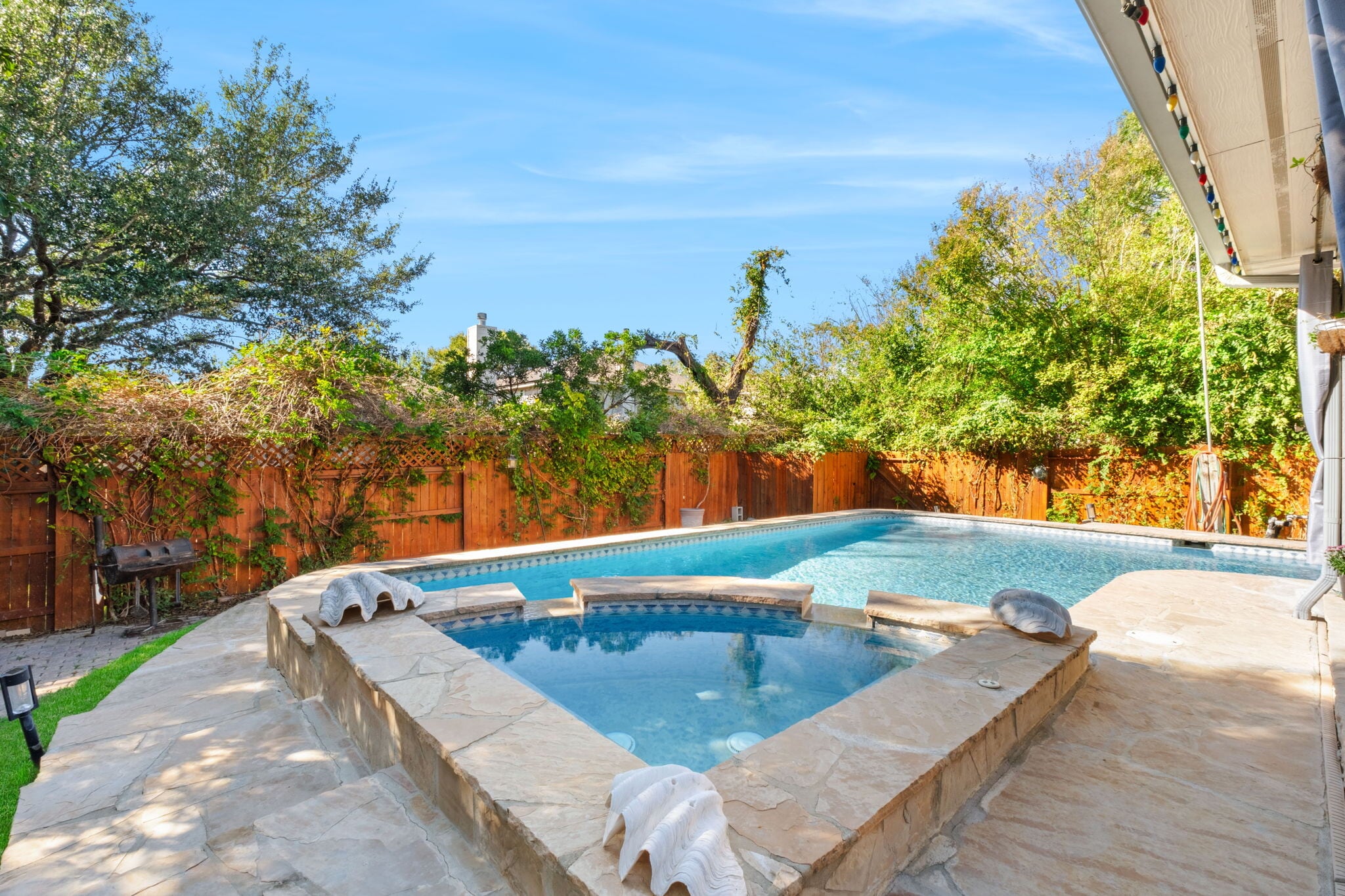 Building Photo - 12211 Hart Crest