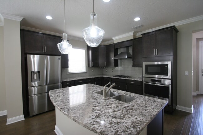 Building Photo - 60 Pienza Ave