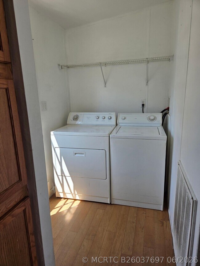 Building Photo - 22974 Seaspray Pl