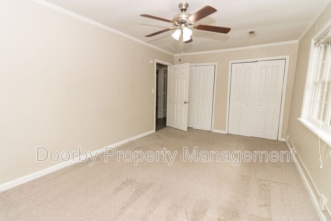 Building Photo - 60 Mountain View Dr