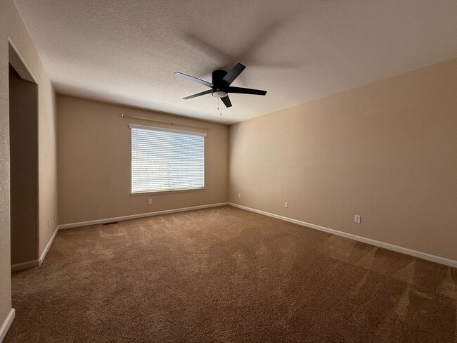 Building Photo - 2 bedroom, 2 1/2 bath condo in the NORTHEAST side of Colorado Springs