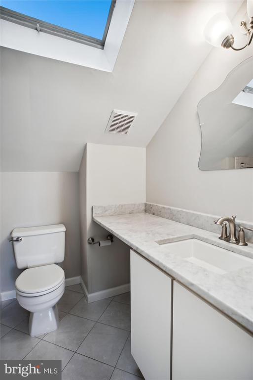 Building Photo - 450 W Glebe Rd