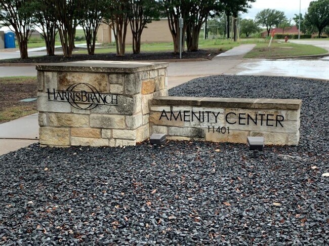 Building Photo - 11224 Dunlop Terrace