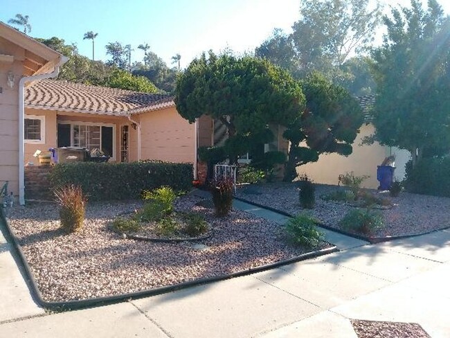 Primary Photo - Clean and Bright 5 Bedroom House Near SDSU!