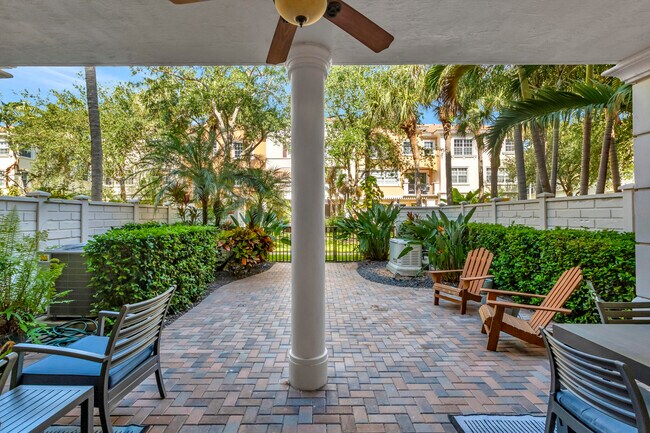 Building Photo - 5585 NE Trieste Way