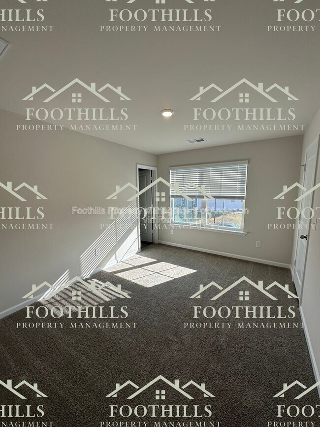 Building Photo - 226 Islay Way