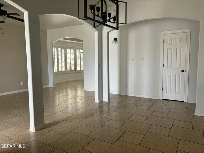 Building Photo - 12844 Cozy Cove Ave