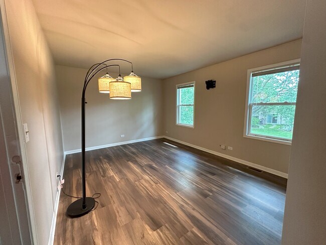 Building Photo - 276 Sioux Dr