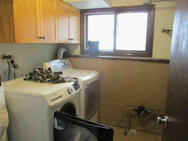 Building Photo - 603-605-605 Victoria St