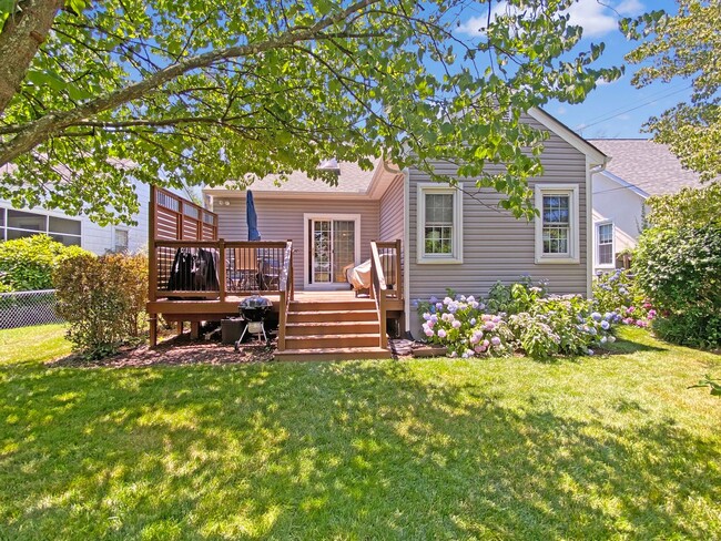 Building Photo - Cozy 3-Bedroom Cape Cod in Prime Three Cho...