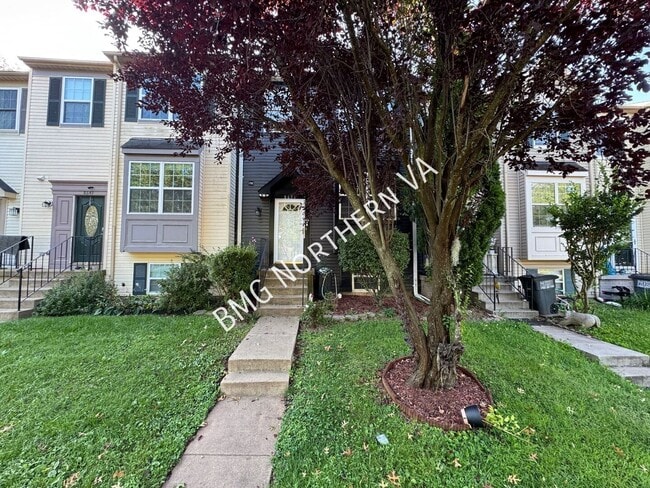 Building Photo - 8651 Centerton Ln