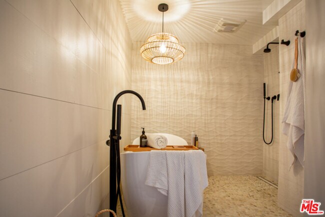 Building Photo - 8130 Redlands St