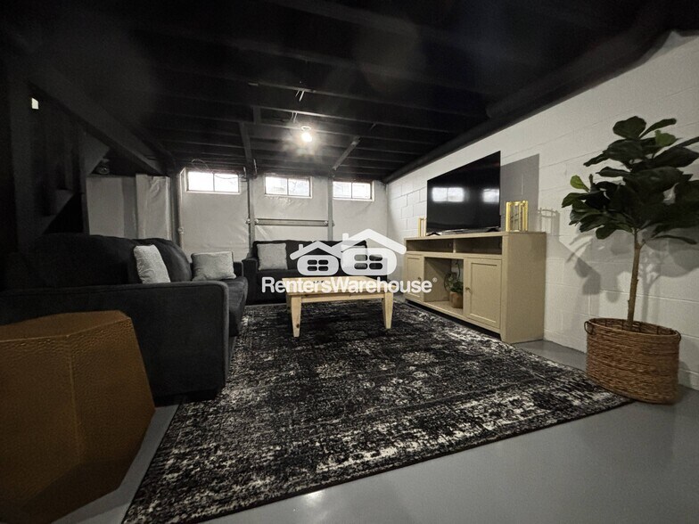 Building Photo - 2816 Vine St