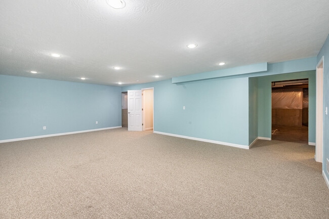 Building Photo - 11035 Woodmont Wy