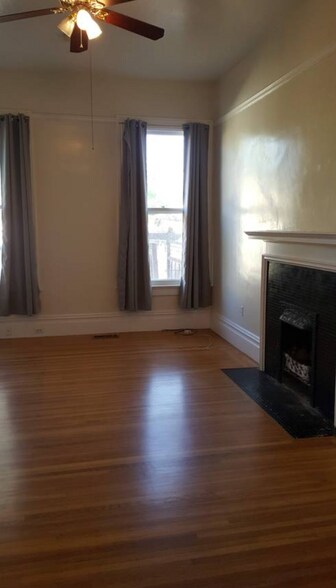 Building Photo - 627 Rose Ave
