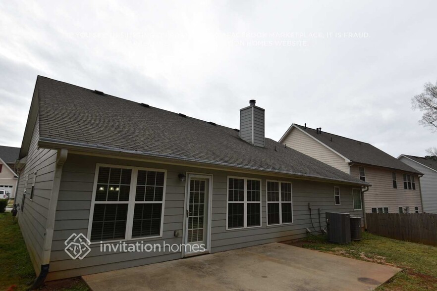 Building Photo - 1320 Martins Down Dr SE