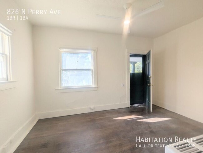 Building Photo - 826 N Perry Ave