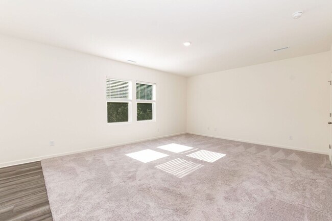 Building Photo - Spacious 4-Bedroom Home with Open Layout