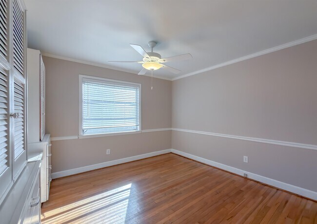 Building Photo - 514 Glenview Dr