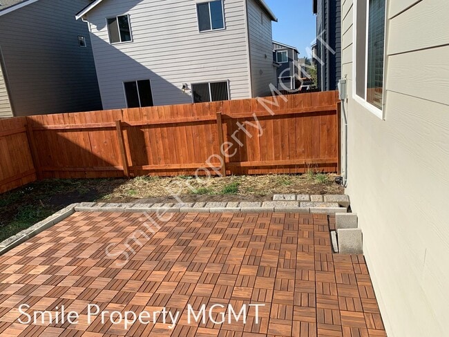 Building Photo - A nice house with 5 beds rooms and 2.5 baths.