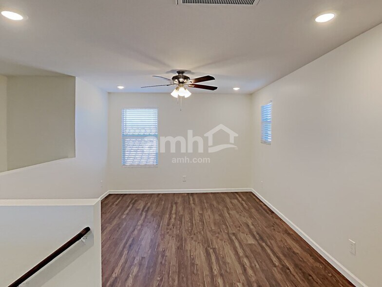 Building Photo - 14221 W Georgia Dr