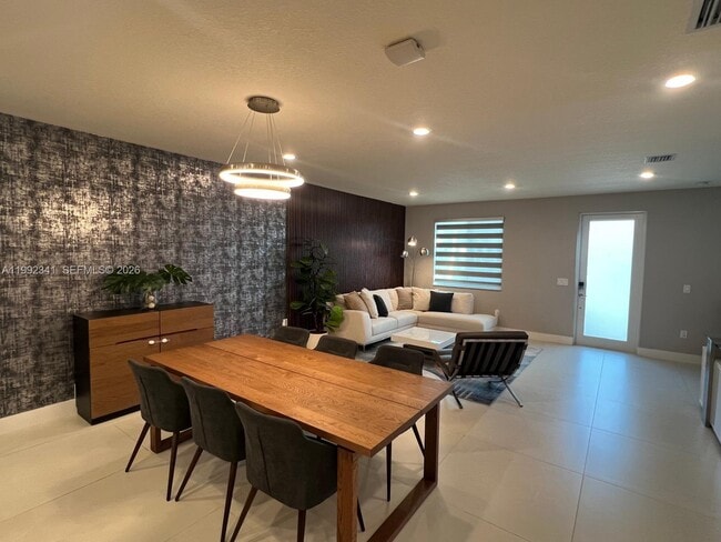 Building Photo - 10355 NW 66th St