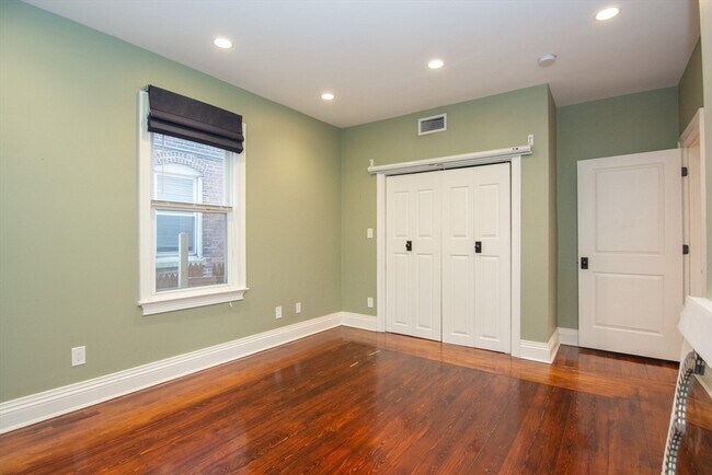 Building Photo - 214 South St