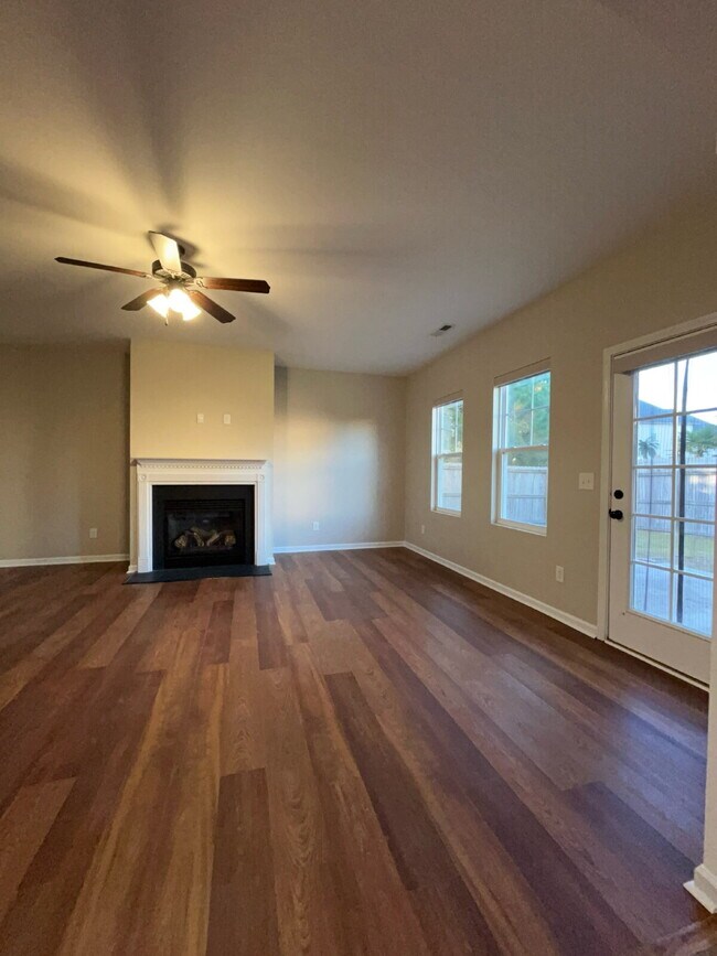 Building Photo - 104 Stone Gate