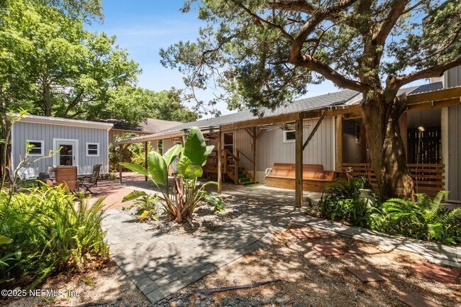 Building Photo - 412 Escambia St