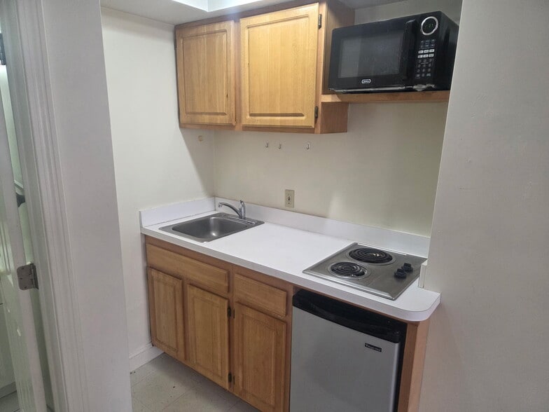 Building Photo - 767 Tremont St