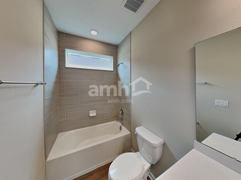 Building Photo - 87 Spruce Point