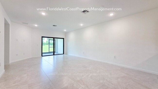 Building Photo - 6467 Silverstar Dr