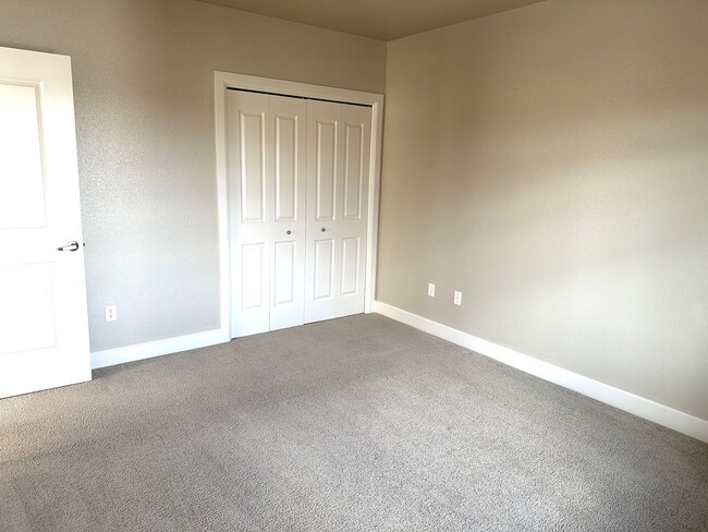 Building Photo - Downtown Boise Condo Living